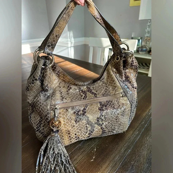 Michael Kors hobo bag - Picture 6 of 16